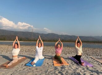 Yoga in Summer: 7 Tips to Stay Cool and Energized